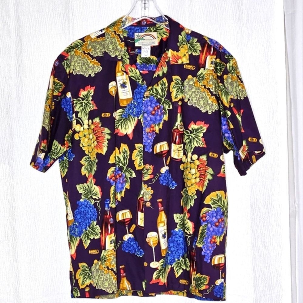 Paradise Found Honolulu Hawaii Short Sleeve Button Front Grapes & Wine Shirt